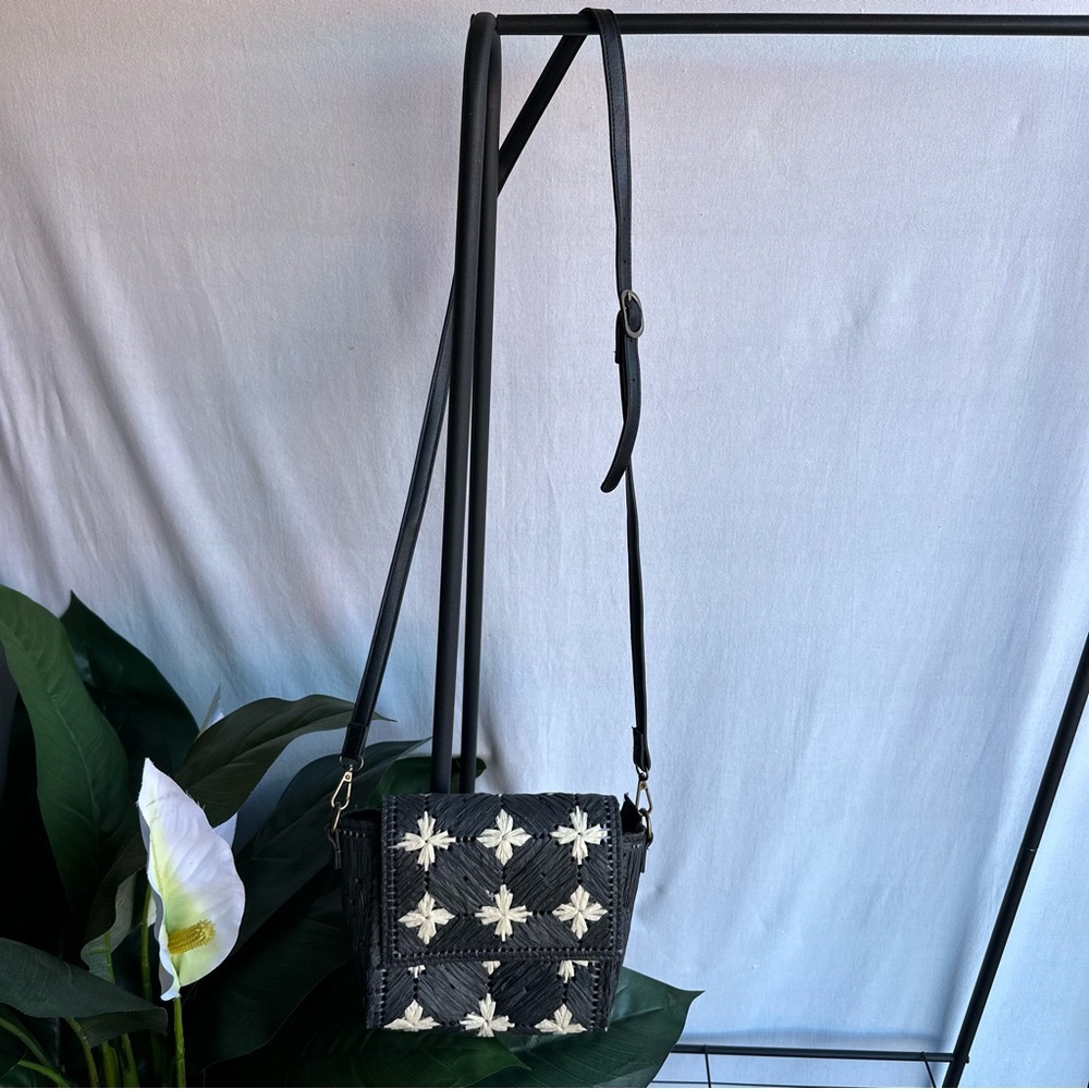 Black and White Spring/Summer Crossbody Purse 80% Paper Material / 8" X 8"